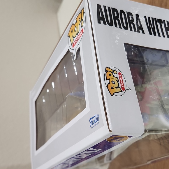 Funko  Aurora with Castle Vinyl Figure - Picture 5 of 6